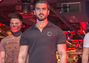 السيارات الفاخرة و مجموعة من عروض الأزياء العصرية تجتمع في دبي